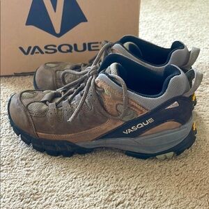 Vasque Mantra Women’s Hiking Shoe 8.5 Olive/Taupe Leather Trail Boot Vibram Sole